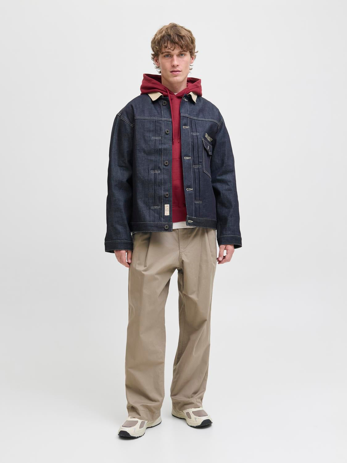 model_shot-front_full